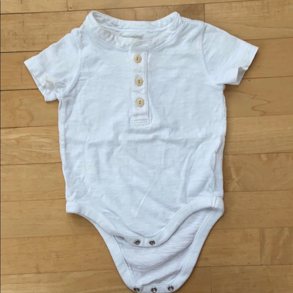 Baby Gap White T-shirt 6-12 mo